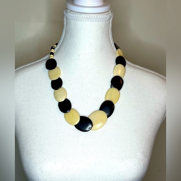 ⭐️ Costume Jewelry necklace- #3 - Picture 5 of 5